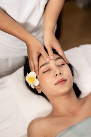 indian head massage chiangmai Makkha health and spa chiangmai