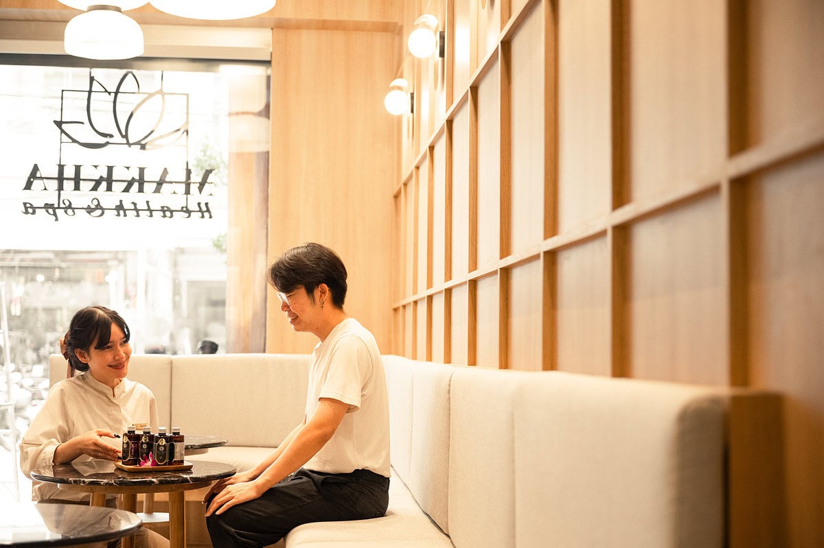 A guest getting welcomed at Makkha Health & Spa