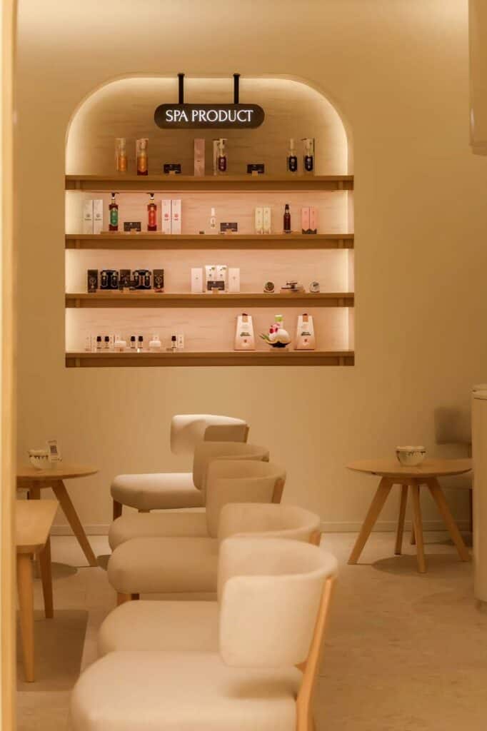 makkha-spa 水療室內設計 美容院產品展示架