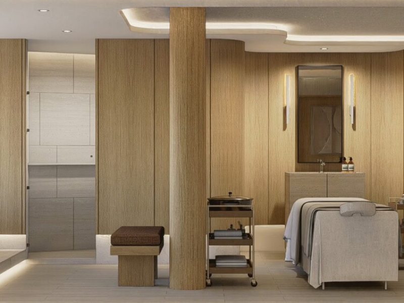 Relaxing spa treatment room at Makkha Spa in Chiangmai with comfortable massage beds, soothing lighting, and elegant decor for a rejuvenating wellness experience.